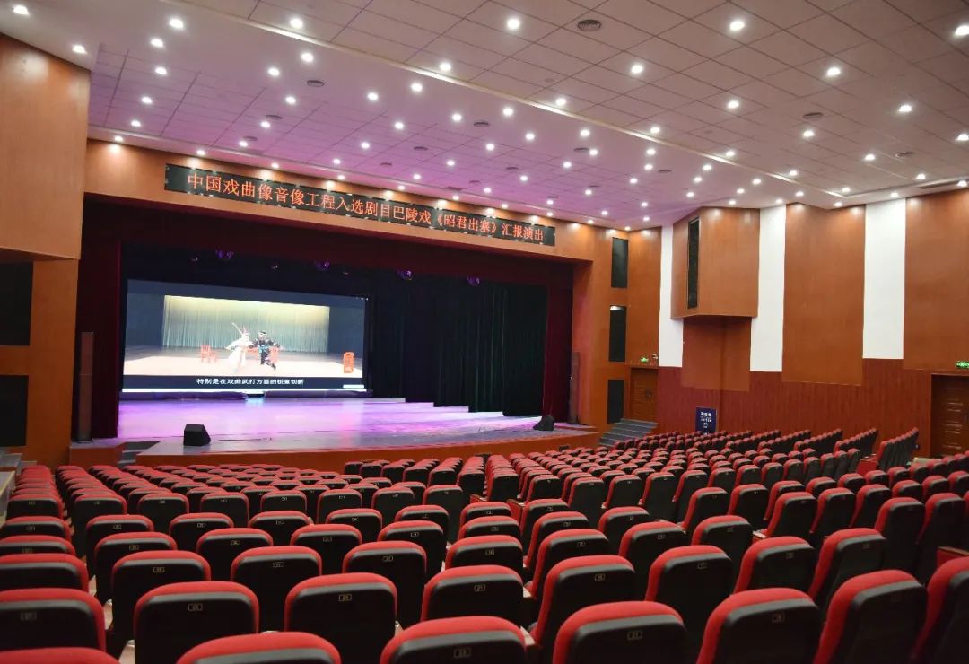 巴陵戏展演中心成功试运行首演，尊龙凯时团队用行动践行责任担当