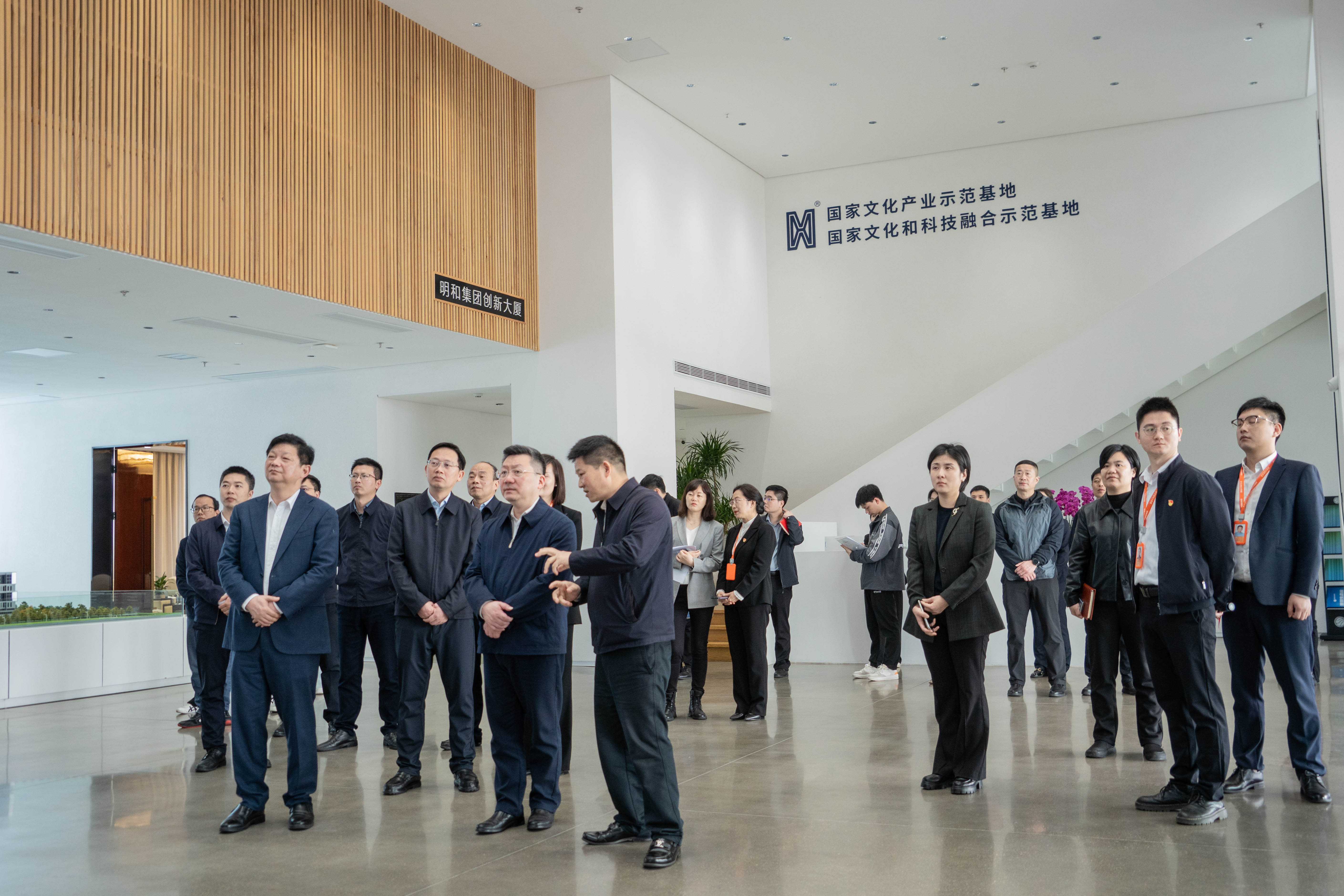 长沙市委常委、宣传部部长陈澎一行调研尊龙凯时·[中国]官方网站