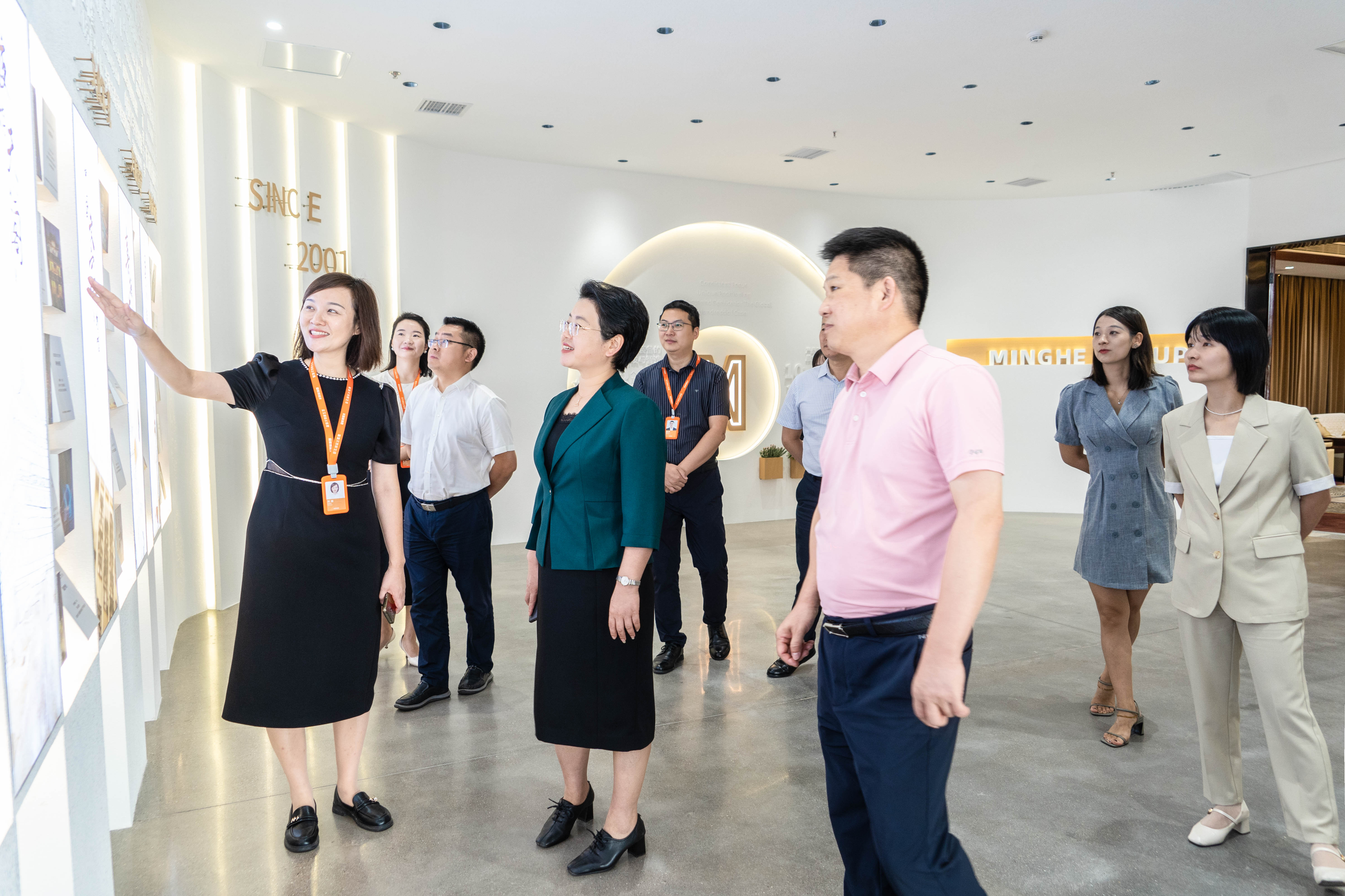 邵阳市委常委、宣传部部长杨志慧一行莅临尊龙凯时·[中国]官方网站考察指导