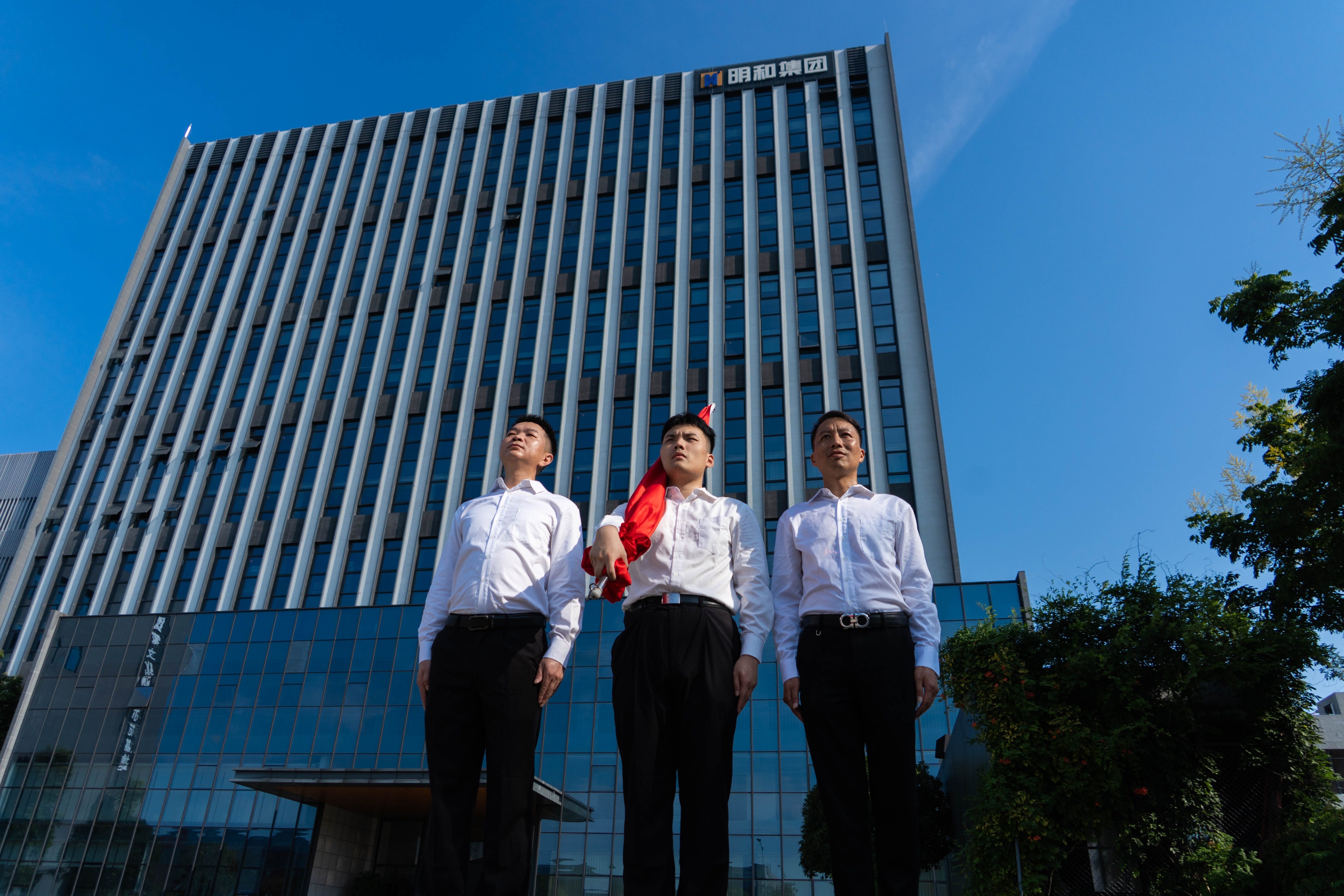 致敬伟大胜利！尊龙凯时·[中国]官方网站纪念中国人民抗日战争暨世界反法西斯战争胜利 80 周年系列活动